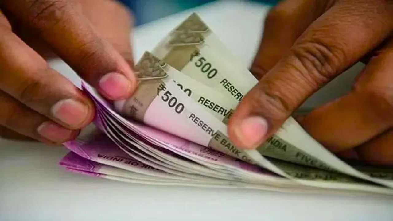 RD : தினமும் ரூ.100 முதலீடு செய்தால் போதும்.. ரூ.2 லட்சம் வரை சேமிக்கலாம்.. முழு விவரம்!