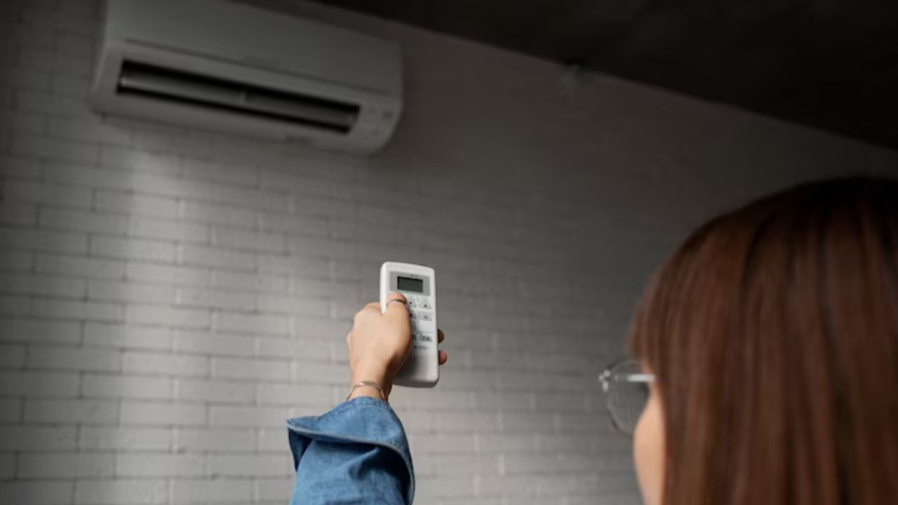 Summer AC Hacks: இரவு முழுவதும் அறையில் ஏசி ஓடுகிறதா..? இந்த 5 விஷயங்கள் ஆரோக்கியத்தை காக்கும்! மின்சாரத்தையும் சேமிக்கும்!