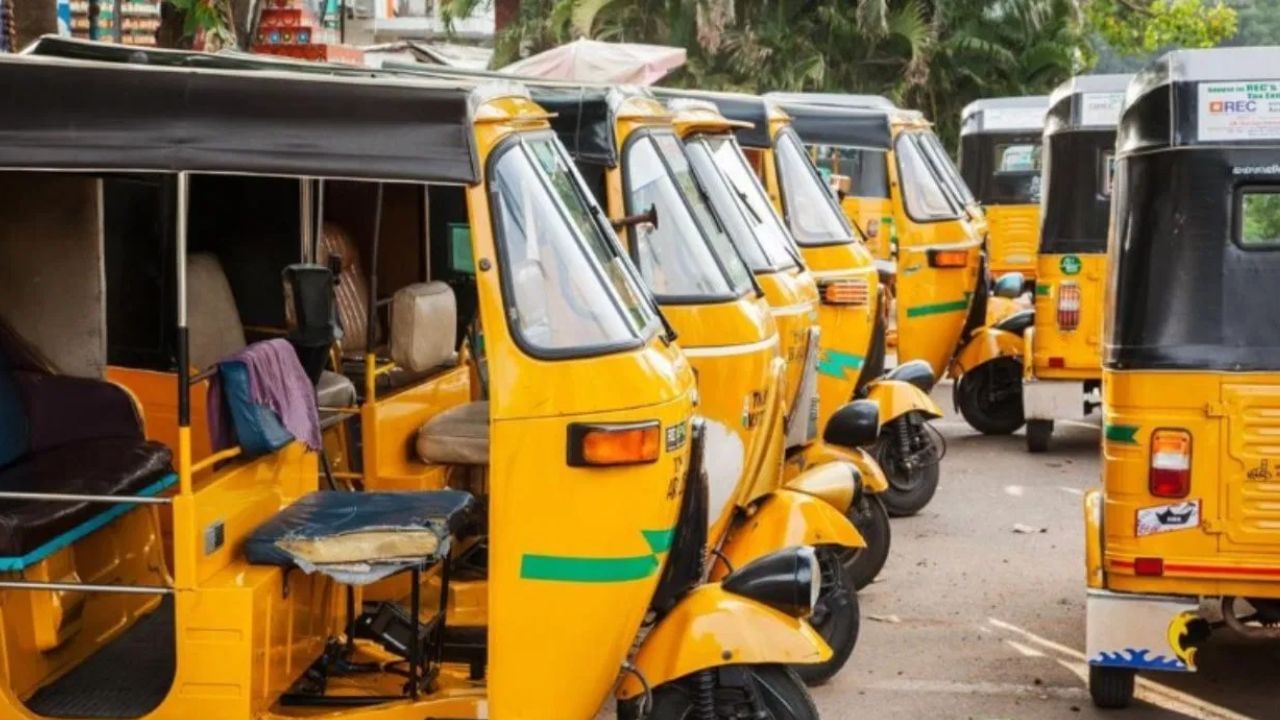 கொரிய மொழியில் சரளமாக பேசிய ஆட்டோ ஓட்டுநர்கள் – ஷாக்கான ஜோடி! – வைரலாகும் வீடியோ