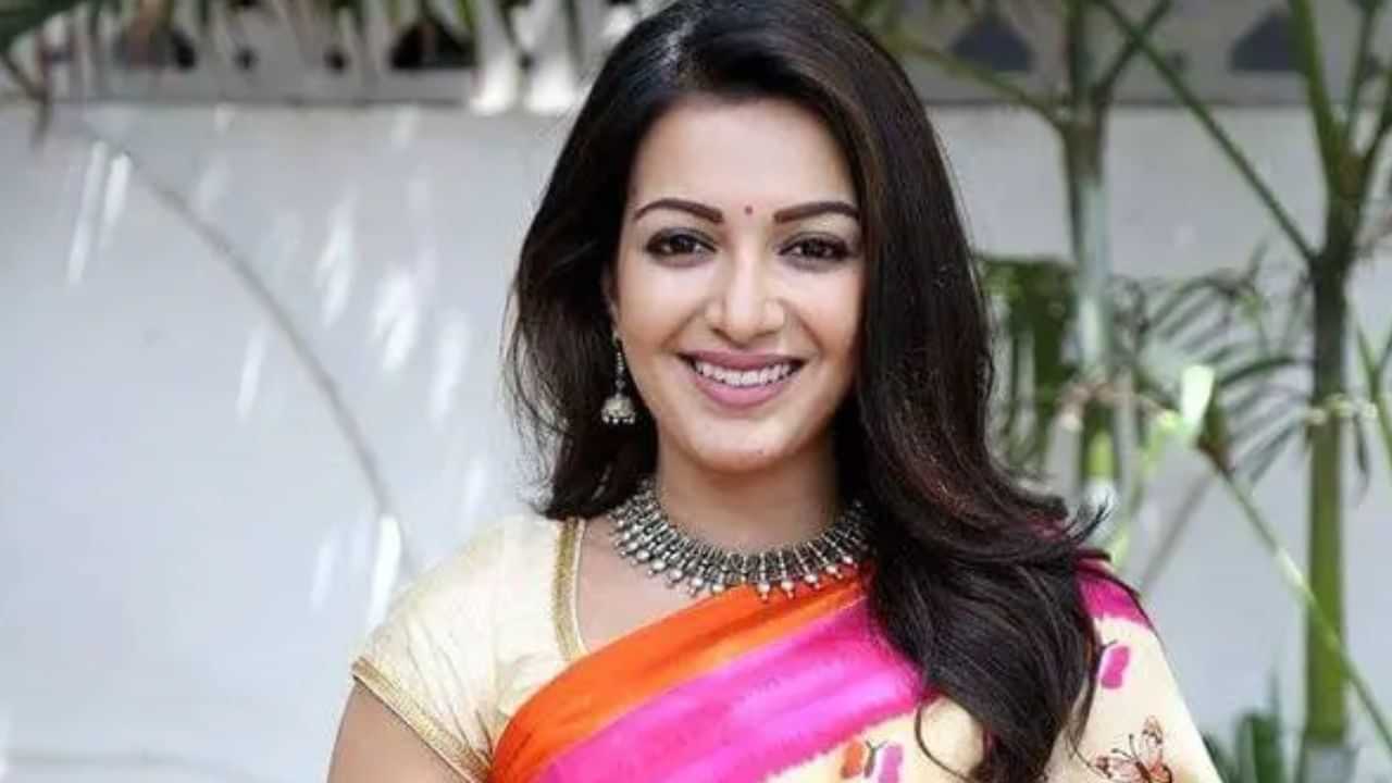 கதையே இல்லனாலும் பரவாயில்லை அவருடன் நடிக்கனும்... நடிகை கேத்ரின் தெரசா ஓபன் டாக்
