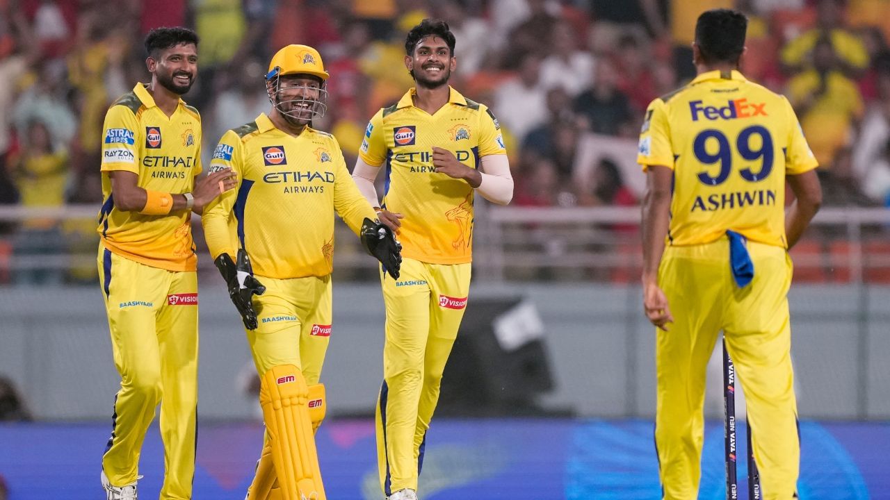 சிஎஸ்கேவின் மோசமான ஃபீல்டிங்: பஞ்சாப் 219 ரன்கள் குவிப்பு !