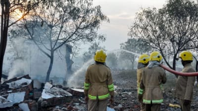 கொசுவர்த்தியால் தீ விபத்து: தம்பதி மற்றும் 2 வயது குழந்தை பலி