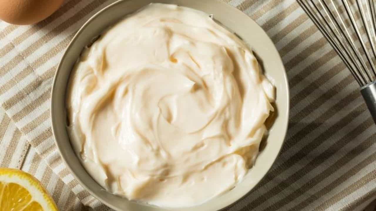 மயோனைஸுக்கு தடை.. தமிழக அரசு அதிரடி.. காரணம் என்ன? மயோனைஸுக்கு தடை.. தமிழக அரசு அதிரடி.. காரணம் என்ன?