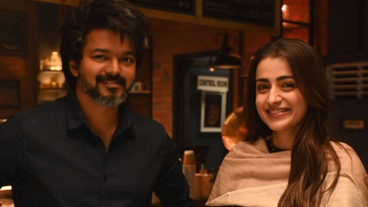 ஷூட்டிங் ஸ்பாட்டில் விஜய் எப்போதுமே அப்படித்தான் - நடிகை திரிஷா சொன்ன விஷயம்! ஷூட்டிங் ஸ்பாட்டில் விஜய் எப்போதுமே அப்படித்தான் - நடிகை திரிஷா சொன்ன விஷயம்!