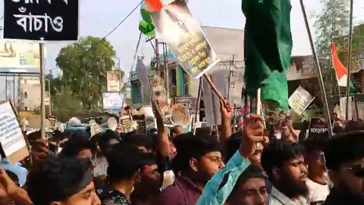 அமலுக்கு வந்த வக்பு வாரிய திருத்த சட்டம்.. மேற்கு வங்கத்தில் கலவரமாக மாறிய போராட்டம்!
