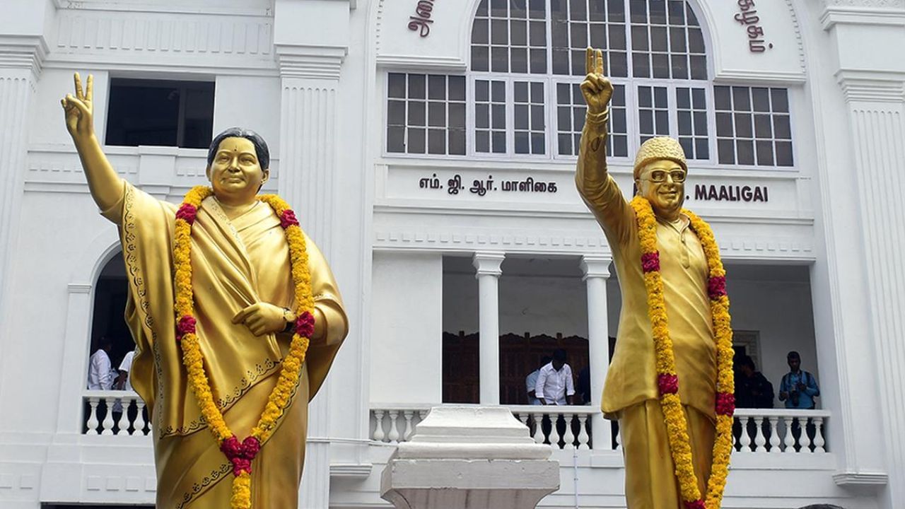 மே 29, 30 தேதிகளில் மாவட்ட செயலாளர்கள் கூட்டம்.. அதிமுக தலைமை அறிவிப்பு! மே 29, 30 தேதிகளில் மாவட்ட செயலாளர்கள் கூட்டம்.. அதிமுக தலைமை அறிவிப்பு!