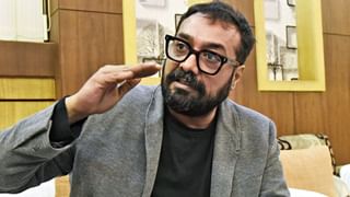 விஜய்யின் பேச்சை கேட்காத ரசிகர்கள் – சேதமடைந்த வாகனம் – பின்தொடர்ந்த ரசிகர்கள்