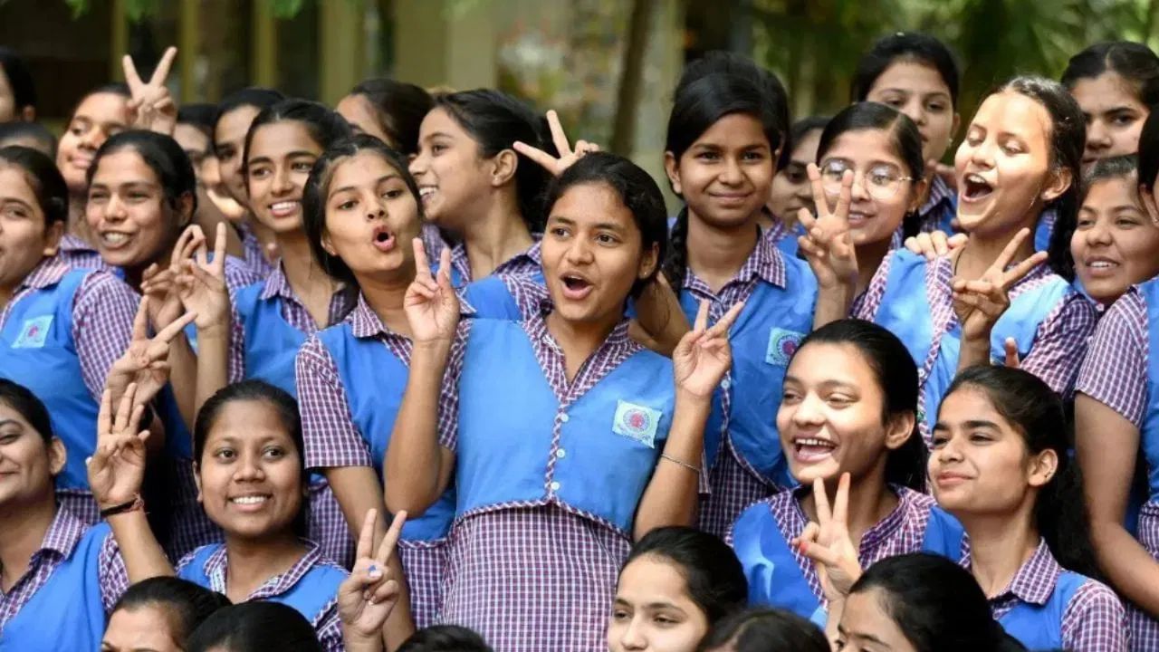 CBSE 10 ஆம் வகுப்பு பொதுத்தேர்வு முடிவுகள் வெளியானது! CBSE 10 ஆம் வகுப்பு பொதுத்தேர்வு முடிவுகள் வெளியானது!