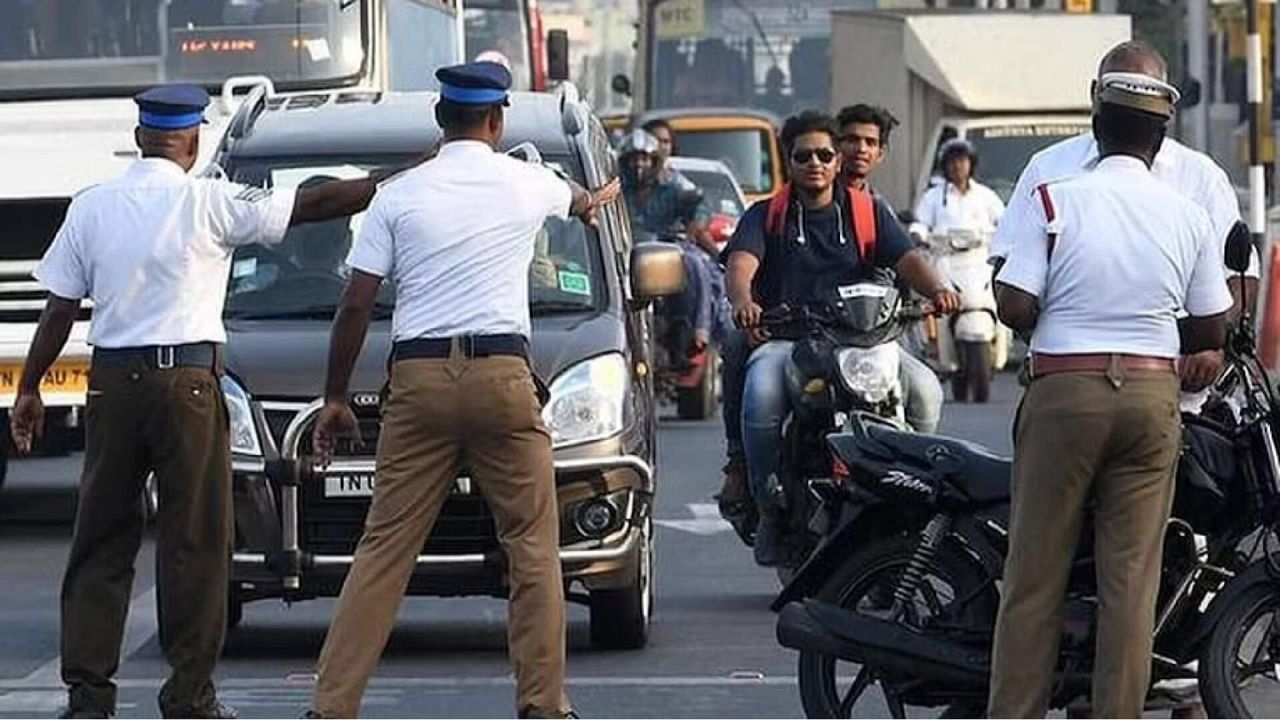5 போக்குவரத்து விதிமீறல்களுக்கு மட்டுமே இனி அபராதம்.. இந்த தப்பை பண்ணாதீங்க.. முக்கிய அறிவிப்பு! 5 போக்குவரத்து விதிமீறல்களுக்கு மட்டுமே இனி அபராதம்.. இந்த தப்பை பண்ணாதீங்க.. முக்கிய அறிவிப்பு!