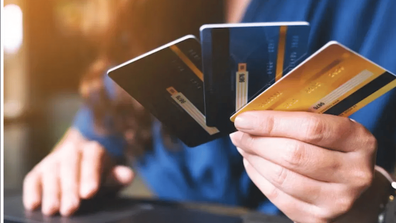 கிரெடிட் கார்டு வைத்திருப்பவர் இறந்தால் கடனை யார் செலுத்த வேண்டும்?