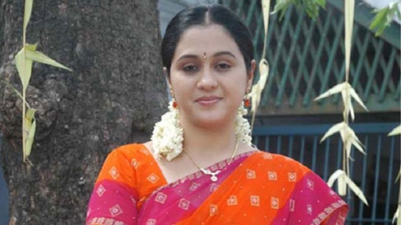 சந்தானம் அந்தப் படத்தில் அப்படி பன்னது எனக்கு பிடிக்கல – நடிகை தேவயானி ஓபன் டாக் சந்தானம் அந்தப் படத்தில் அப்படி பன்னது எனக்கு பிடிக்கல – நடிகை தேவயானி ஓபன் டாக்