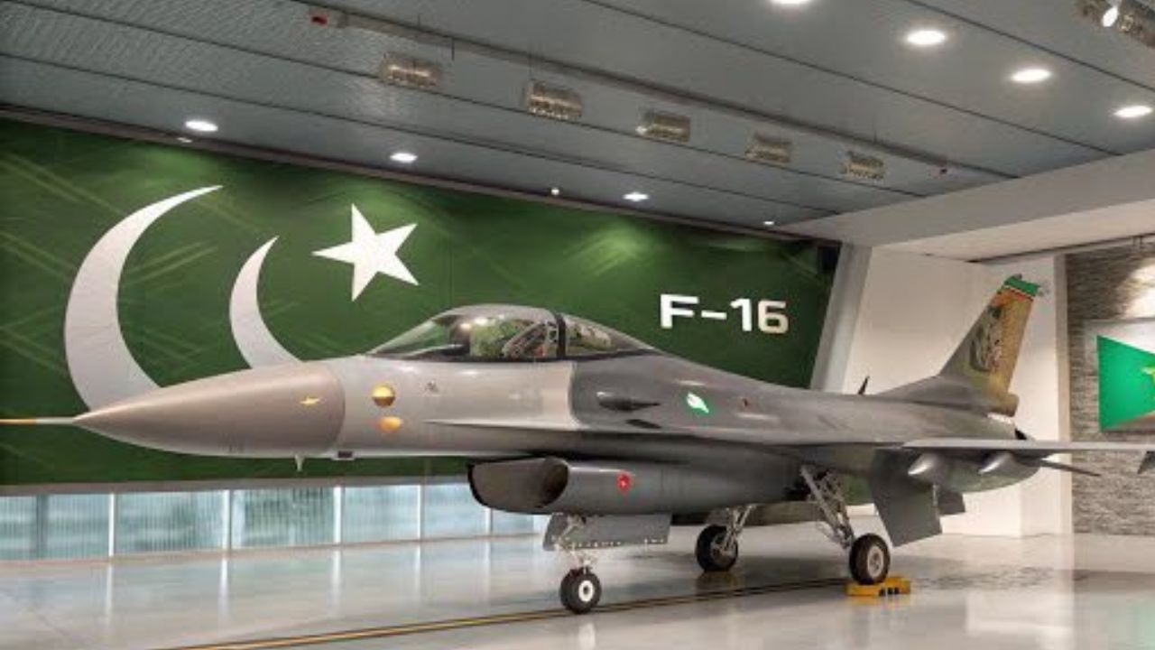 பாகிஸ்தான் விமானப்படையின் F-16 விமானத்தை சுட்டு வீழ்த்திய இந்தியா! பாகிஸ்தான் விமானப்படையின் F-16 விமானத்தை சுட்டு வீழ்த்திய இந்தியா!