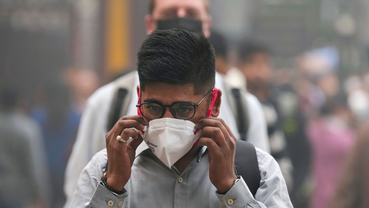 Face mask mandate Tamil Nadu: நாளுக்கு நாள் அதிகரிக்கும் கொரோனா தொற்று.. மாஸ்க் அணிய தமிழ்நாடு சுகாதாரத்துறை அறிவுறுத்தல்..! Face mask mandate Tamil Nadu: நாளுக்கு நாள் அதிகரிக்கும் கொரோனா தொற்று.. மாஸ்க் அணிய தமிழ்நாடு சுகாதாரத்துறை அறிவுறுத்தல்..!
