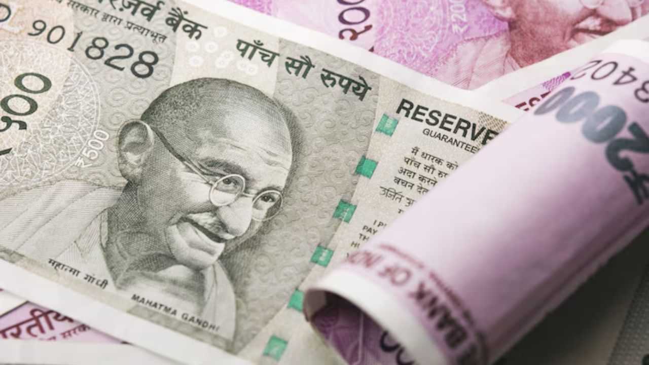 Fixed Deposit : வட்டி மட்டுமே ரூ.89,989 கிடைக்கும்.. அஞ்சலகத்தின் இந்த அசத்தல் திட்டத்தை தெரிந்துக்கொள்ளுங்கள்!