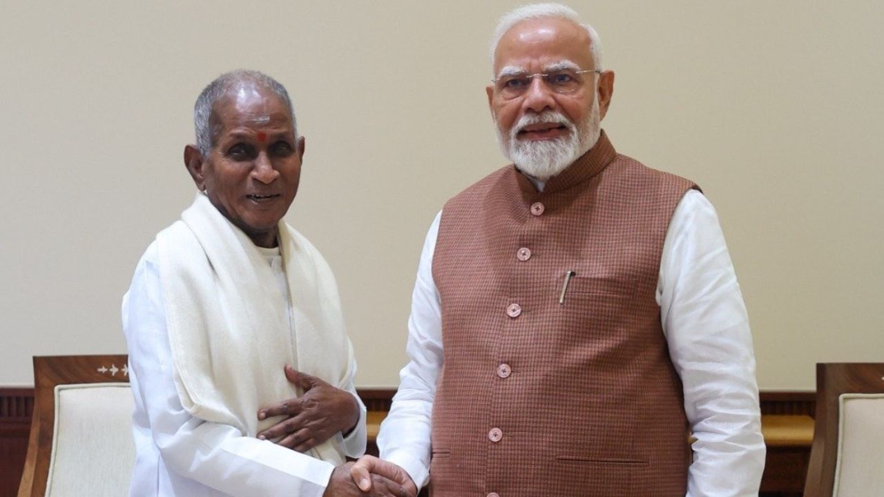 Ilaiyaraaja: என் சம்பளத்தை வச்சிகோங்க.. தேசியப் பாதுகாப்பு நிதிக்கு இளையராஜா நன்கொடை! Ilaiyaraaja: என் சம்பளத்தை வச்சிகோங்க.. தேசியப் பாதுகாப்பு நிதிக்கு இளையராஜா நன்கொடை!