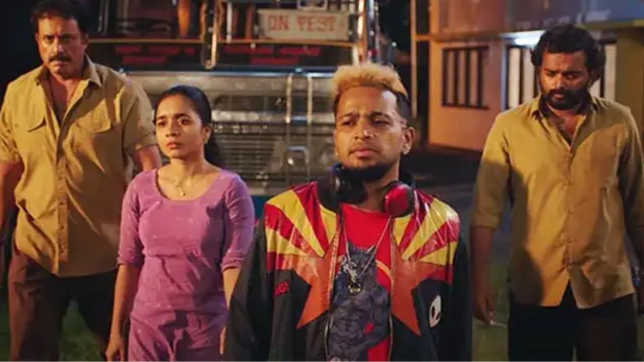 மரணமாஸ் படத்தின் ஓடிடி ரிலீஸ் எப்போது? – வெளியானது மாஸ் அப்டேட் மரணமாஸ் படத்தின் ஓடிடி ரிலீஸ் எப்போது? – வெளியானது மாஸ் அப்டேட்
