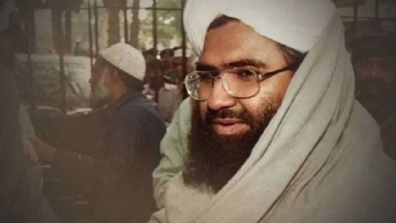 இந்திய ராணுவம் தாக்குதல்.. பயங்கரவாதி மசூத் அசார் குடும்பத்தினர் 10 பேர் பலி