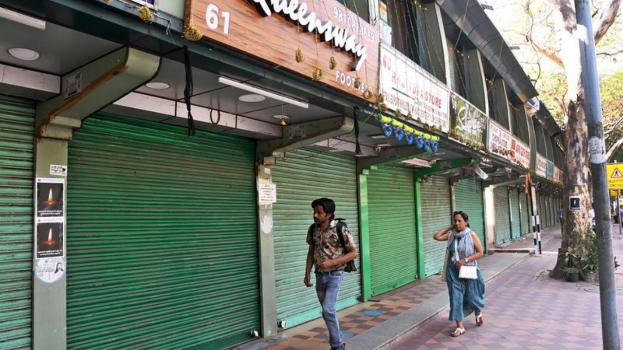 மே தின விடுமுறை.. இன்று இங்கெல்லாம் போகாதீங்க.. முழு லிஸ்ட் இதோ!
