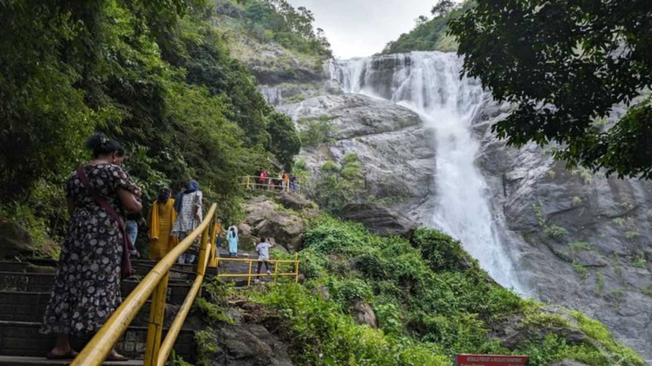 கண்கொள்ளாக் காட்சி: தென்காசிக்கு அருகே இப்படி ஒரு இடமா? கண்கொள்ளாக் காட்சி: தென்காசிக்கு அருகே இப்படி ஒரு இடமா?