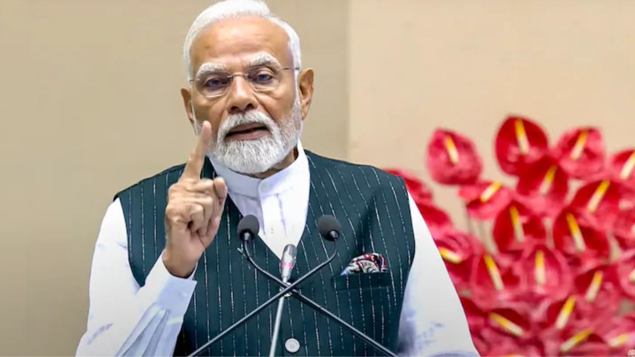 ‘அங்கிருந்து துப்பாக்கி, இங்கிருந்து பீரங்கி’: பாகிஸ்தானுக்கு எதிராக ராணுவத்திற்கு மோடி உத்தரவு! ‘அங்கிருந்து துப்பாக்கி, இங்கிருந்து பீரங்கி’: பாகிஸ்தானுக்கு எதிராக ராணுவத்திற்கு மோடி உத்தரவு!