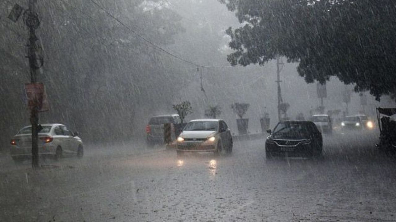 Tamilnadu Weather: புரட்டி எடுக்கப்போகும் மழை.. எந்தெந்த மாவட்டங்களுக்கு எச்சரிக்கை? Tamilnadu Weather: புரட்டி எடுக்கப்போகும் மழை.. எந்தெந்த மாவட்டங்களுக்கு எச்சரிக்கை?