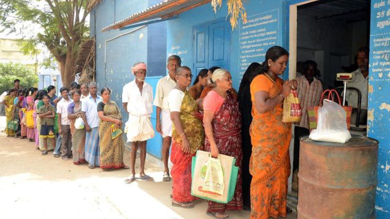 Ration Card : ரேஷன் கடையில் வரவுள்ள அசத்தல் அம்சம்.. இனி பொதுமக்களுக்கு கவலை வேண்டாம்! Ration Card : ரேஷன் கடையில் வரவுள்ள அசத்தல் அம்சம்.. இனி பொதுமக்களுக்கு கவலை வேண்டாம்!