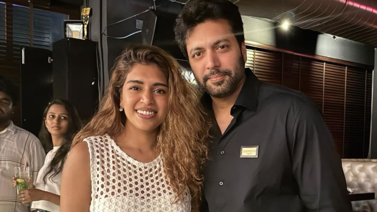 Kenishaa Francis : ரவி மோகன் விவகாரம்.. அவதூறுகளுக்கு எதிராக பாடகி கெனிஷா நோட்டீஸ்! Kenishaa Francis : ரவி மோகன் விவகாரம்.. அவதூறுகளுக்கு எதிராக பாடகி கெனிஷா நோட்டீஸ்!