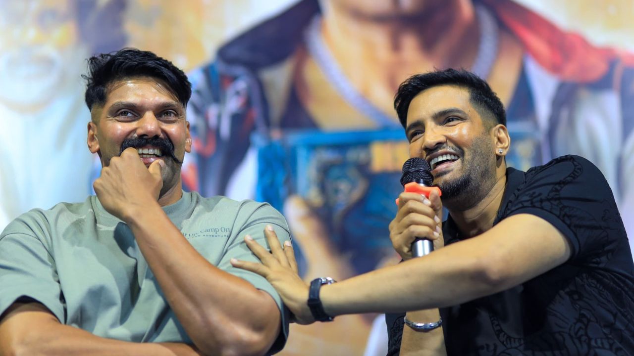 Santhanam : மீண்டும் காமெடியனாக படங்களில் நடிப்பேனா? – நடிகர் சந்தானம்! Santhanam : மீண்டும் காமெடியனாக படங்களில் நடிப்பேனா? – நடிகர் சந்தானம்!