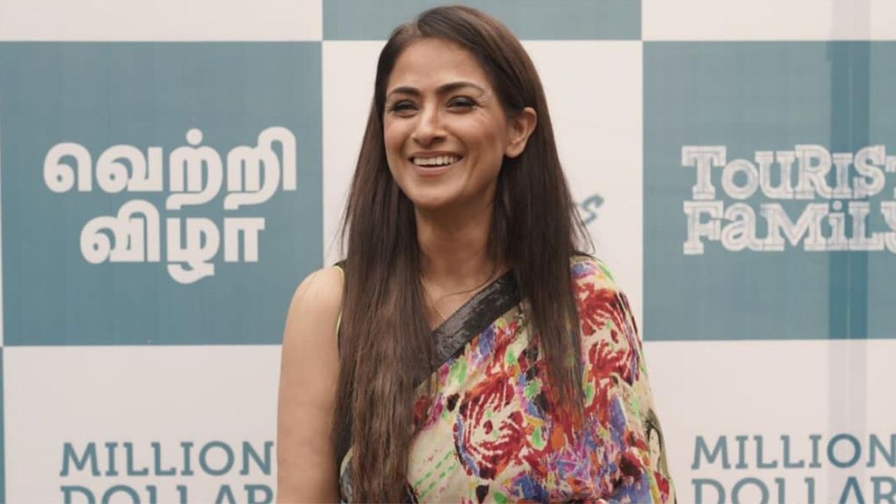 வைரலான சிம்ரனின் டப்பா ரோல் பேச்சு… அவரே கொடுத்த விளக்கம் வைரலான சிம்ரனின் டப்பா ரோல் பேச்சு… அவரே கொடுத்த விளக்கம்