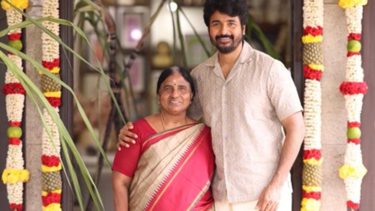 எக்ஸ் தளத்தில் ரஜினியின் பாடலுடன் அம்மாவிற்கு பிறந்த நாள் வாழ்த்து சொன்ன சிவகார்திகேயன்! எக்ஸ் தளத்தில் ரஜினியின் பாடலுடன் அம்மாவிற்கு பிறந்த நாள் வாழ்த்து சொன்ன சிவகார்திகேயன்!