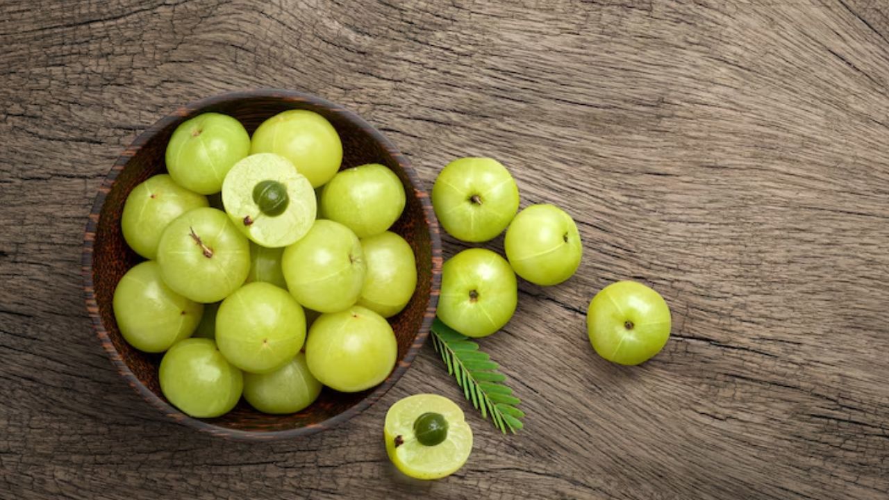 Summer Health Boost: கோடையில் நலம் தரும் நெல்லிக்காய்.. இந்த 4 பொருட்களுடன் சாப்பிட்டால் ஆரோக்கியம் அட்டகாசம்..! Summer Health Boost: கோடையில் நலம் தரும் நெல்லிக்காய்.. இந்த 4 பொருட்களுடன் சாப்பிட்டால் ஆரோக்கியம் அட்டகாசம்..!
