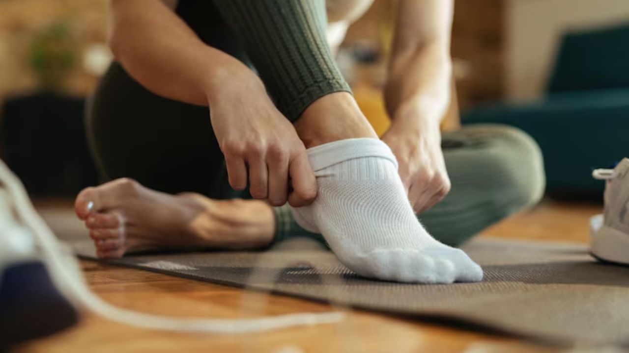 Summer Foot Care: கோடை காலத்தில் சாக்ஸ் நாற்றமா..? இந்த 5 குறிப்புகள் சரிசெய்யும்..!