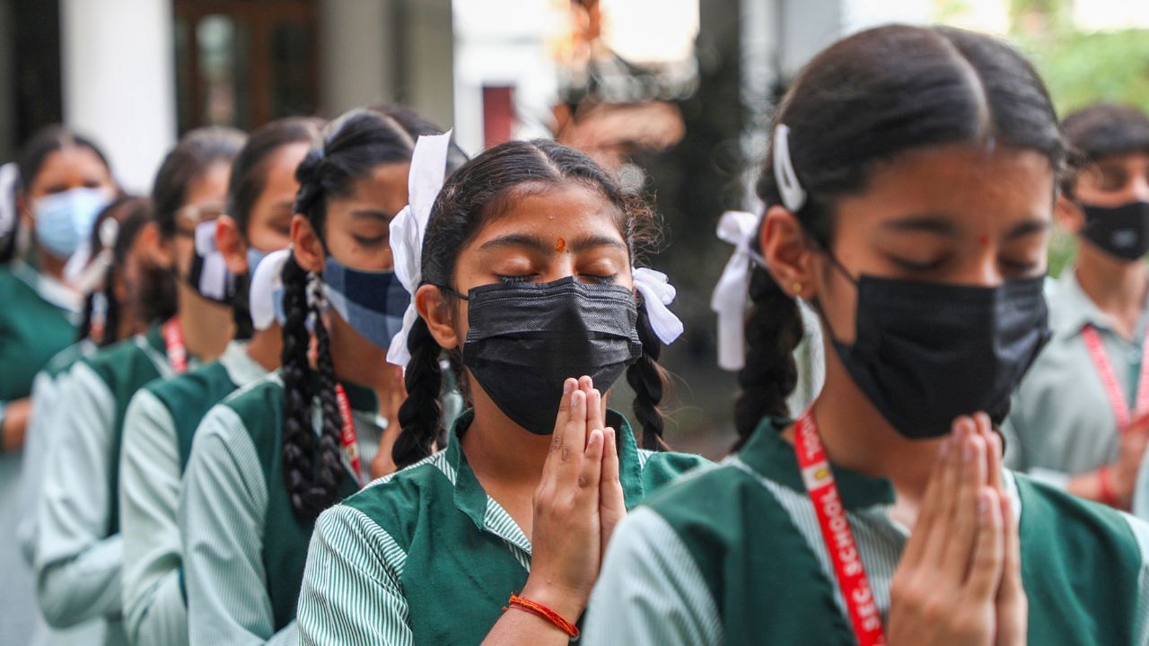 Tamil Nadu School Reopening: தமிழ்நாட்டில் பள்ளிகள் திறப்பு தள்ளிப்போகிறதா..? தமிழ்நாடு அரசு விளக்கம்! Tamil Nadu School Reopening: தமிழ்நாட்டில் பள்ளிகள் திறப்பு தள்ளிப்போகிறதா..? தமிழ்நாடு அரசு விளக்கம்!