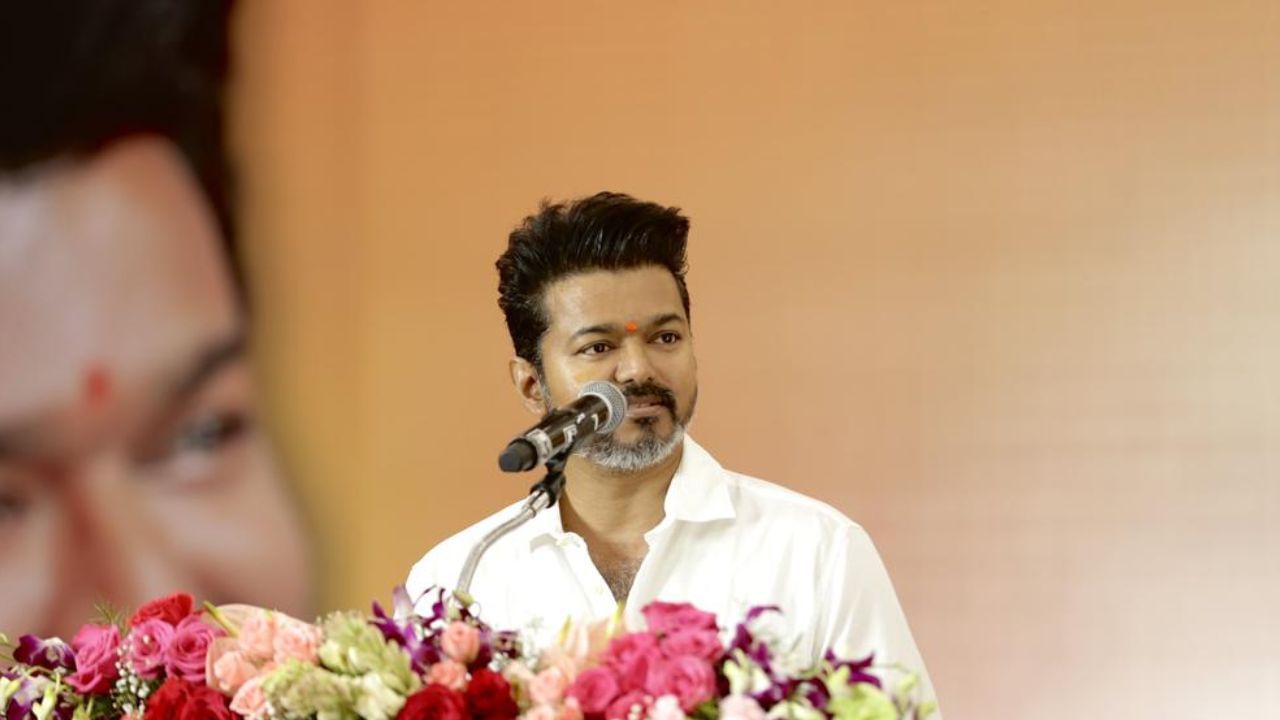 “நீட் மட்டும் தான் உலகமா? ஸ்ட்ரெஸ் வேண்டாம்” மாணவர்களுக்கு தவெக தலைவர் விஜய் அட்வைஸ் “நீட் மட்டும் தான் உலகமா? ஸ்ட்ரெஸ் வேண்டாம்” மாணவர்களுக்கு தவெக தலைவர் விஜய் அட்வைஸ்