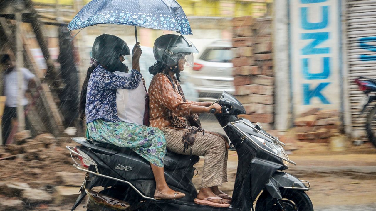 இனி வெயில் நோ நோ! அடுத்த சில நாட்களில் அட்டாக் செய்யப்போகும் மழை.. தமிழகத்தில் எங்கெங்கு தெரியுமா..? இனி வெயில் நோ நோ! அடுத்த சில நாட்களில் அட்டாக் செய்யப்போகும் மழை.. தமிழகத்தில் எங்கெங்கு தெரியுமா..?