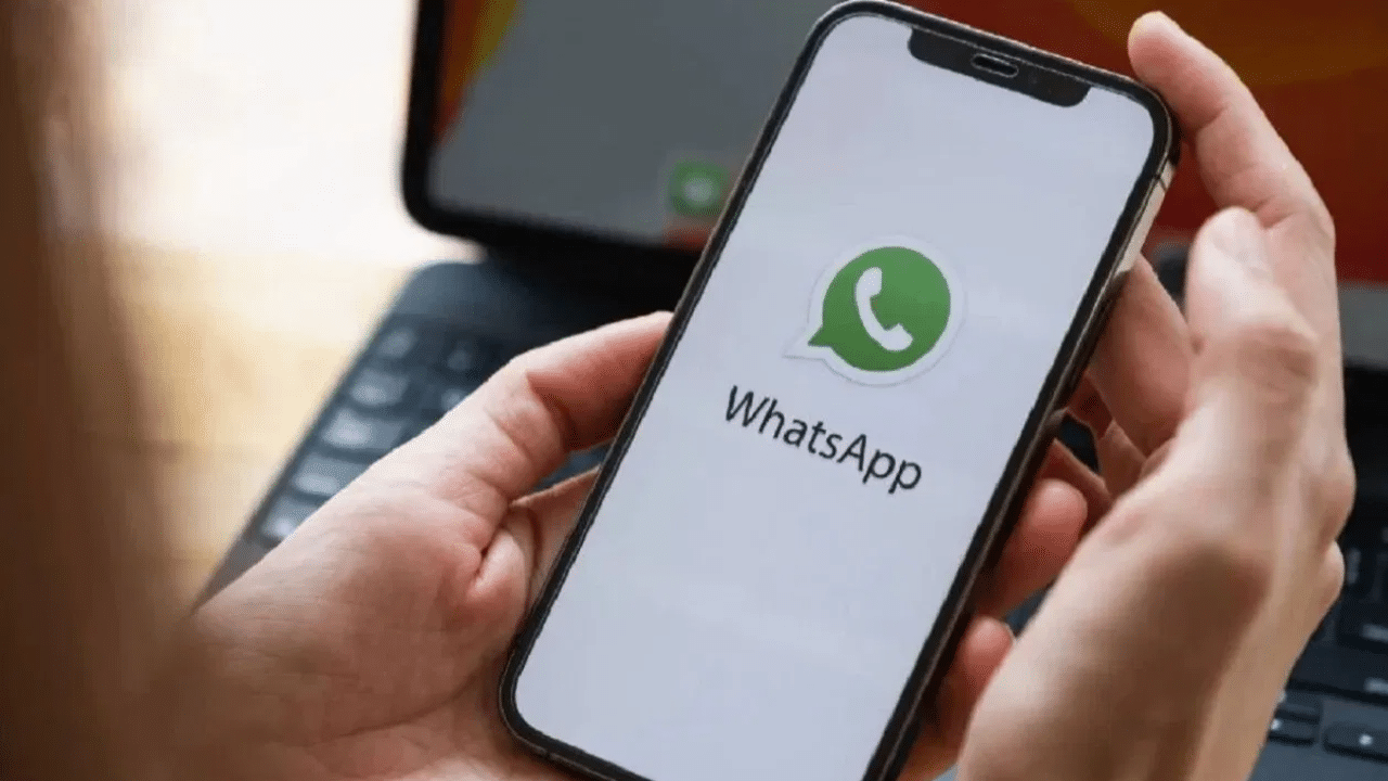 வாட்ஸ்அப்பில் முக்கிய அப்டேட்: இனி மெசேஜ்களை இழக்காமல் லாக் அவுட் பண்ணலாம்! வாட்ஸ்அப்பில் முக்கிய அப்டேட்: இனி மெசேஜ்களை இழக்காமல் லாக் அவுட் பண்ணலாம்!