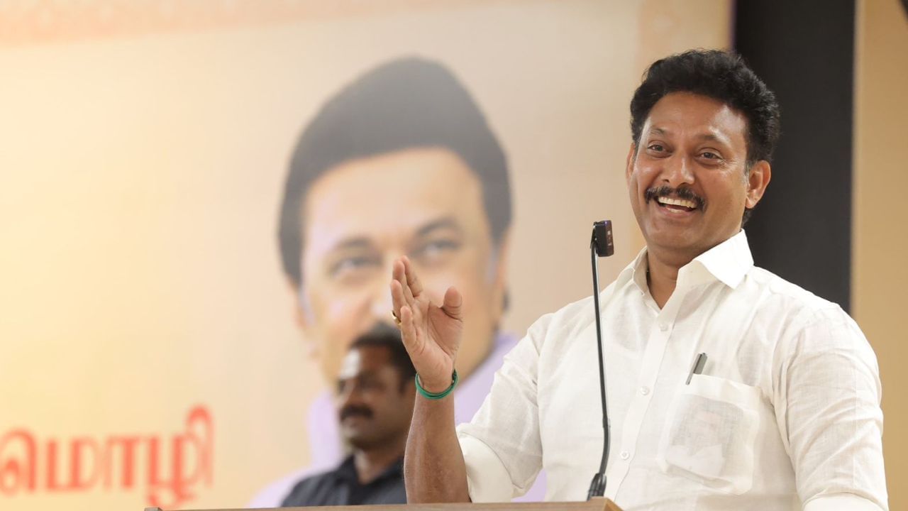 அரசுப் பள்ளிகளில் அறிமுகமாகும் வாட்டர் பெல் திட்டம்.. இதன் அவசியமும் முக்கியத்துவமும் என்ன? அரசுப் பள்ளிகளில் அறிமுகமாகும் வாட்டர் பெல் திட்டம்.. இதன் அவசியமும் முக்கியத்துவமும் என்ன?