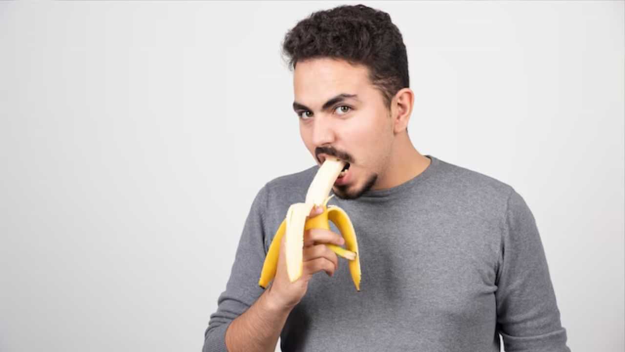 Health Tips: வெறும் வயிற்றில் வாழைப்பழம் சாப்பிடுவது நல்லதா..? உடலுக்கு இது சரியானதா..?