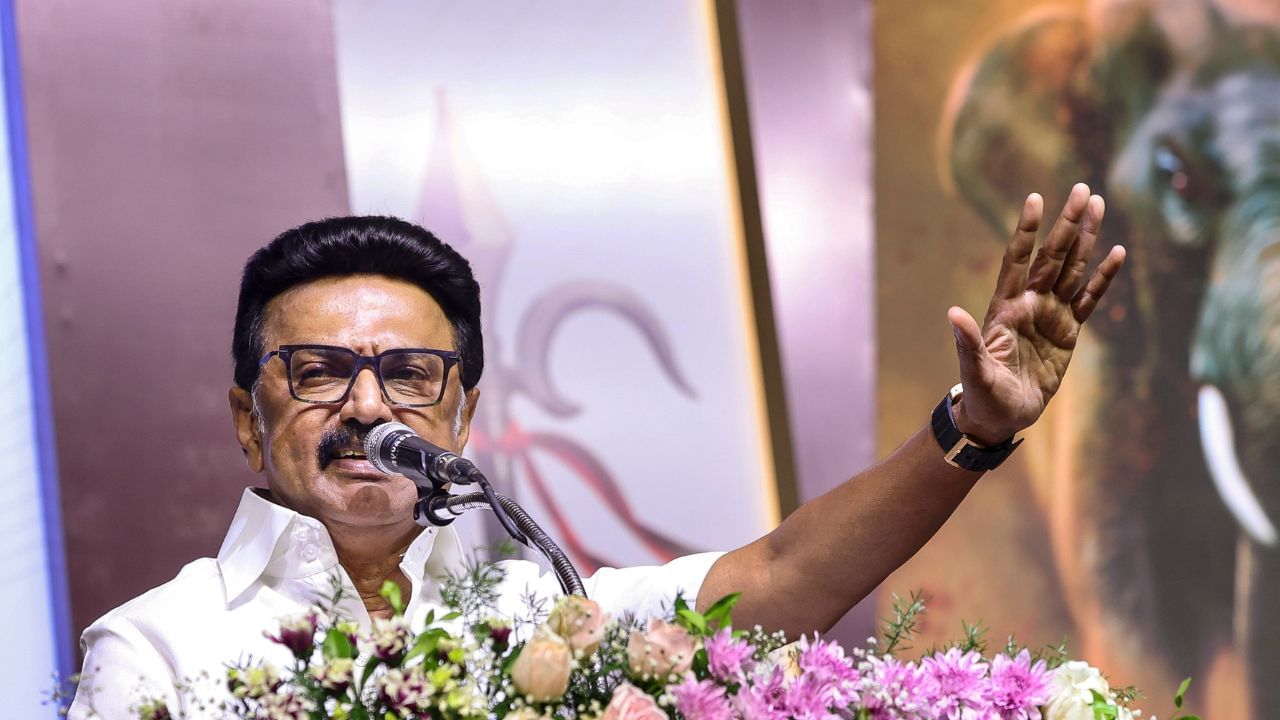 Tamil Nadu CM MK Stalin: தோளில் துண்டு போடும் போலி விவசாயி நாங்கள் இல்லை.. ஈரோட்டில் விவசாயிகள் முன் முதல்வர் ஸ்டாலின் பேச்சு! Tamil Nadu CM MK Stalin: தோளில் துண்டு போடும் போலி விவசாயி நாங்கள் இல்லை.. ஈரோட்டில் விவசாயிகள் முன் முதல்வர் ஸ்டாலின் பேச்சு!