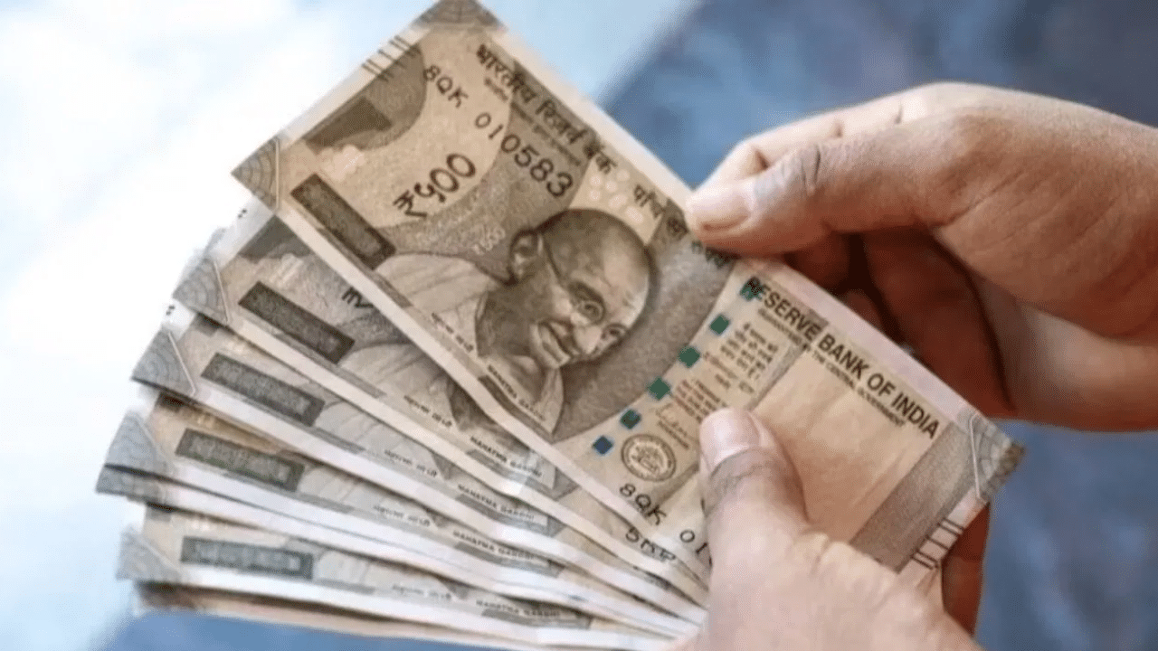 மத்திய அரசு ஊழியர்களுக்கு அகவிலைப்படி 2% உயர்வு: இம்முறை உயர்வு குறைந்ததற்கு காரணம் என்ன? மத்திய அரசு ஊழியர்களுக்கு அகவிலைப்படி 2% உயர்வு: இம்முறை உயர்வு குறைந்ததற்கு காரணம் என்ன?