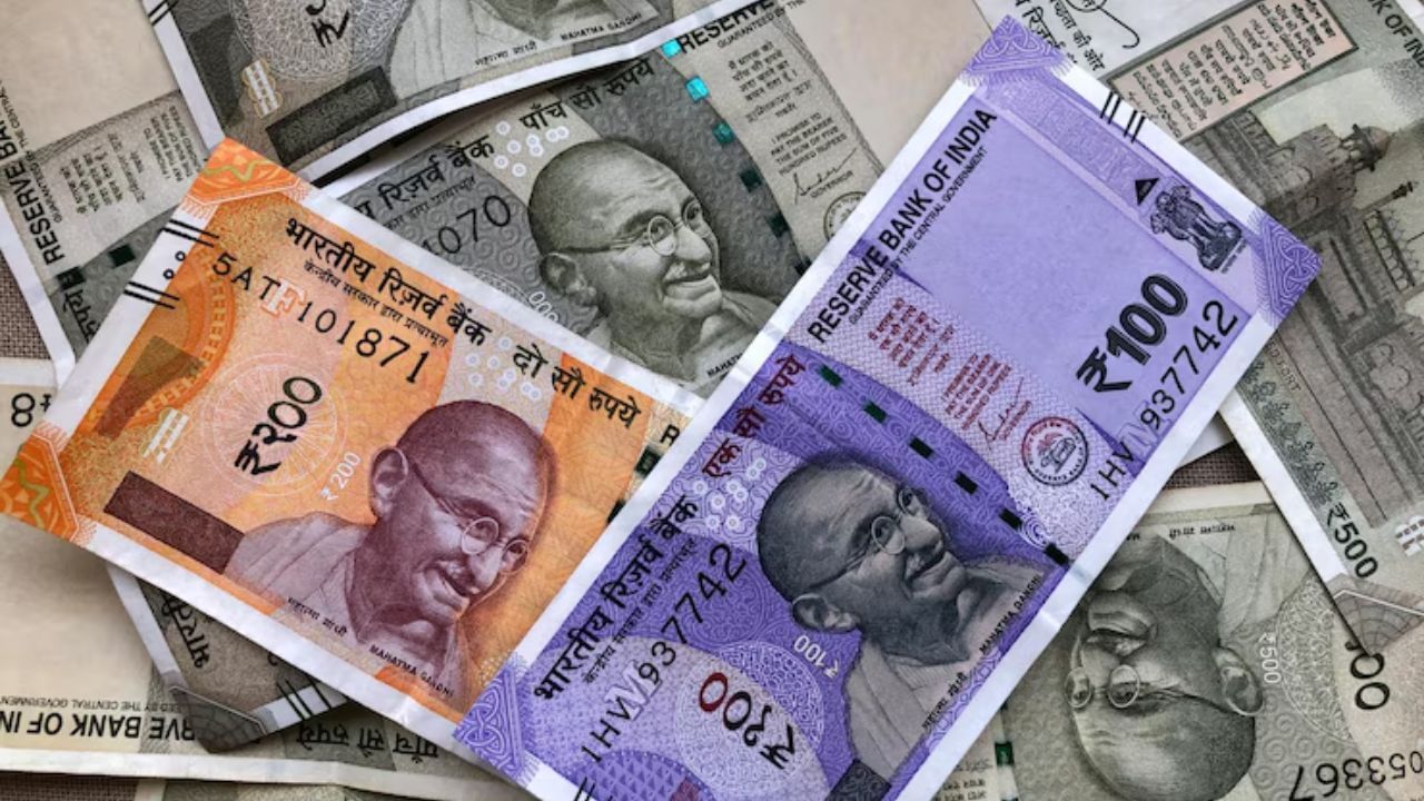 FD : தினமும் ரூ.100 முதலீடு செய்தால் போதும்.. ரூ.2 லட்சம் சேமிக்கலாம்.. எப்படி? FD : தினமும் ரூ.100 முதலீடு செய்தால் போதும்.. ரூ.2 லட்சம் சேமிக்கலாம்.. எப்படி?
