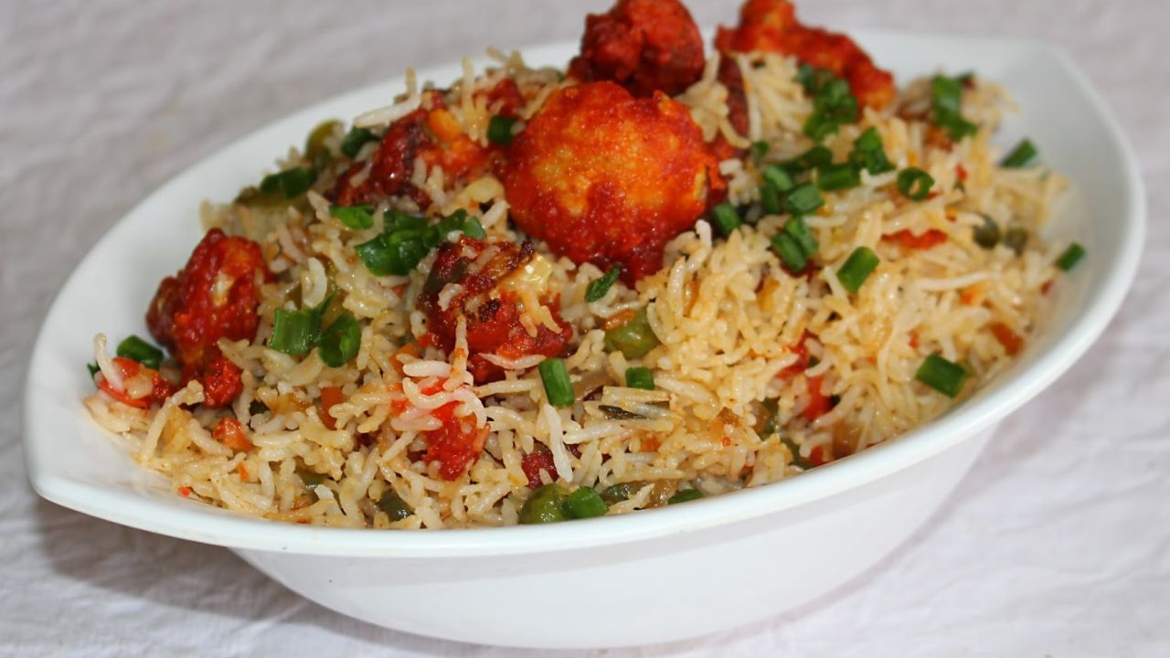 Food Recipe: வீட்டிலேயே கோபி பிரைட் ரைஸ் செய்வது எப்படி..? இப்படிச் செய்தால் சுவை அற்புதம்! Food Recipe: வீட்டிலேயே கோபி பிரைட் ரைஸ் செய்வது எப்படி..? இப்படிச் செய்தால் சுவை அற்புதம்!