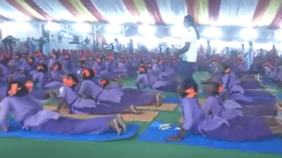 25,000 பழங்குடியின மாணவர்கள் ஒரே நேரத்தில் சூரிய நமஸ்காரம்! 25,000 பழங்குடியின மாணவர்கள் ஒரே நேரத்தில் சூரிய நமஸ்காரம்!