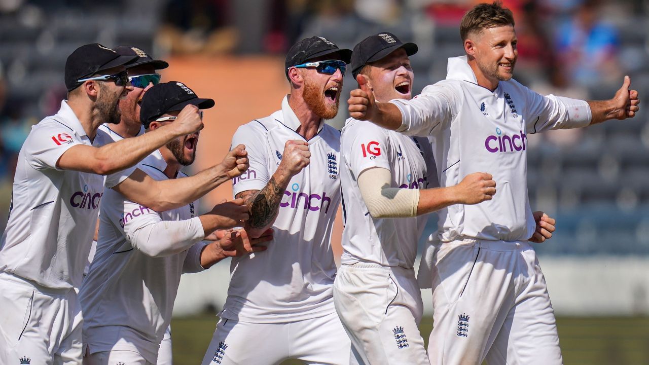 England Playing XI: இந்தியாவிற்கு எதிரான முதல் டெஸ்ட் போட்டி.. வலுவான பிளேயிங் லெவனை அறிவித்த இங்கிலாந்து! England Playing XI: இந்தியாவிற்கு எதிரான முதல் டெஸ்ட் போட்டி.. வலுவான பிளேயிங் லெவனை அறிவித்த இங்கிலாந்து!