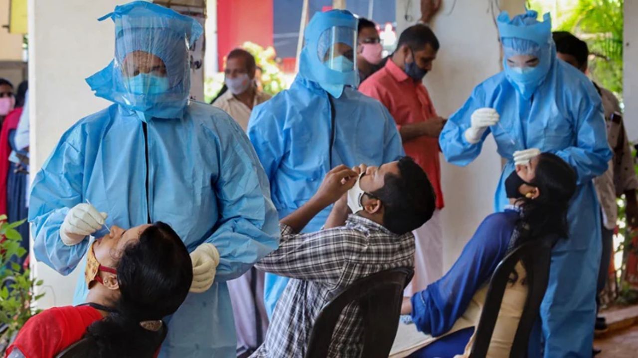 மீண்டும் மீண்டுமா… 4,000-ஐ நெருங்கும் கொரோனா பாதிப்பு.. .. தமிழகத்தில் என்ன நிலை? மீண்டும் மீண்டுமா… 4,000-ஐ நெருங்கும் கொரோனா பாதிப்பு.. .. தமிழகத்தில் என்ன நிலை?
