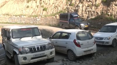 ஜம்மு காஷ்மீரில் தாக்குதலில் ஈடுபட்ட பயங்கரவாதிகள்.. ஜம்மு காஷ்மீரில் தாக்குதலில் ஈடுபட்ட பயங்கரவாதிகள்..