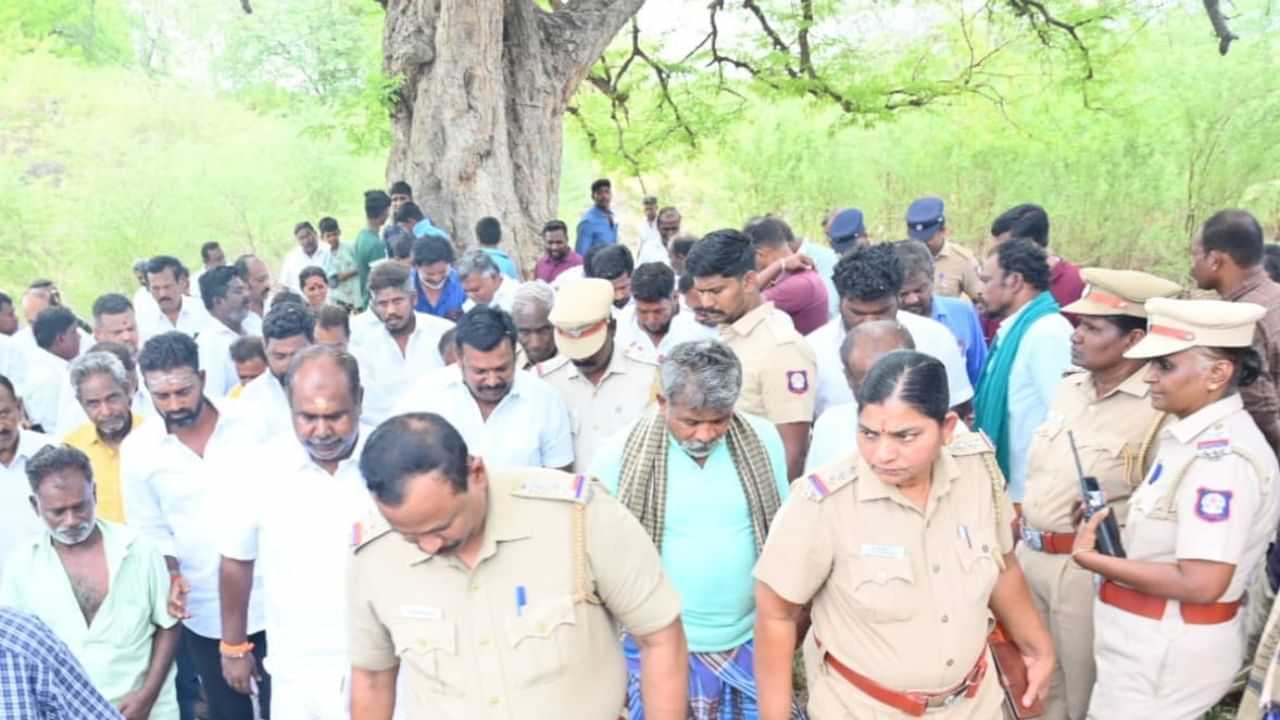 மதுரையில் காவல் நிலையத்தை அடித்து நொறுக்கிய குற்றவாளி.. முன்னாள் அமைச்சர் ஆர்.பி உதயகுமார் கைது..
