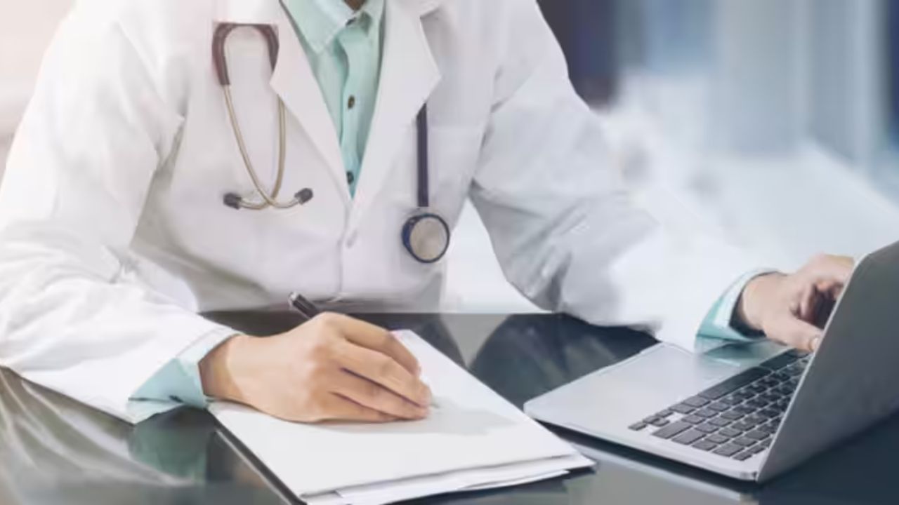 Tamil Nadu MBBS BDS Admission 2025: மருத்துவப் படிப்புக்கு விண்ணப்பிக்க இன்றே கடைசி நாள்… எப்படி விண்ணப்பிப்பது? Tamil Nadu MBBS BDS Admission 2025: மருத்துவப் படிப்புக்கு விண்ணப்பிக்க இன்றே கடைசி நாள்… எப்படி விண்ணப்பிப்பது?