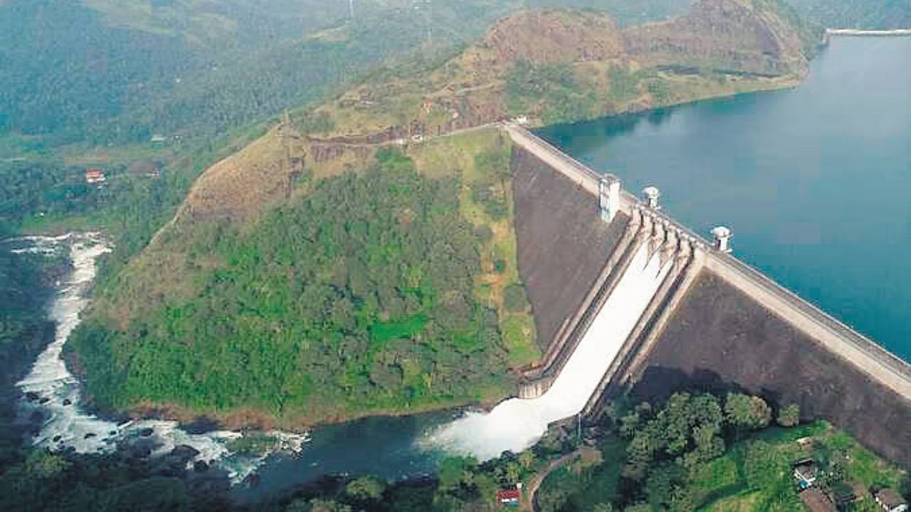 முல்லைப் பெரியாறு அணை பாதுகாப்பானது: புதிய கண்காணிப்புக் குழு அறிவிப்பு முல்லைப் பெரியாறு அணை பாதுகாப்பானது: புதிய கண்காணிப்புக் குழு அறிவிப்பு
