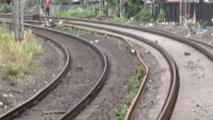 Mumbai Train Tragedy : மும்பையில் ரயில் படிக்கட்டில் பயணம் செய்த பொதுமக்கள்.. தவறி விழுந்து 5 பேர் பலி!